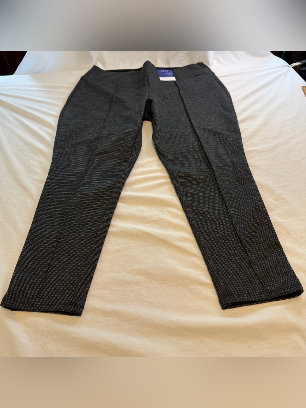 APT.9 Women’s Dark Gray or black Textured leggings  Midrise
Size XXLS